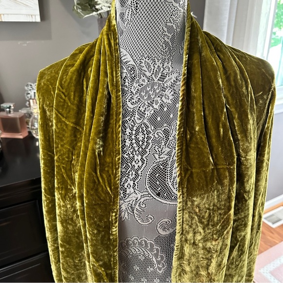 Kathleen Sommers Boutique Dijon Silk Velvet Open Cardigan Medium – Quiet Luxury - Picture 3 of 16